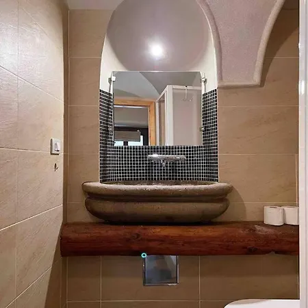Historic Apartment Near Charles Bridge