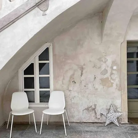 Historic Apartment Near Charles Bridge *